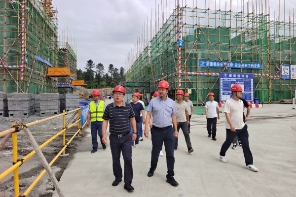 兩江控股集團領(lǐng)導黃修華督導內(nèi)江威遠項目 筑牢安全與質(zhì)量雙防線